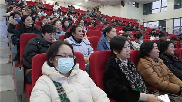 “中国梦·劳动美”——我校举办劳模工匠进校园宣讲活动